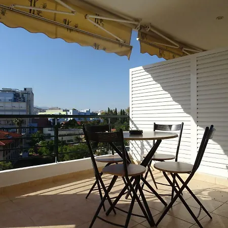 Modern Central With View Appartamento